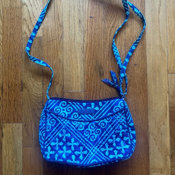 Vera Bradley Tote Bag and purse. Blue Cuban Tile Batik Print, almost new - Picture 6 of 9